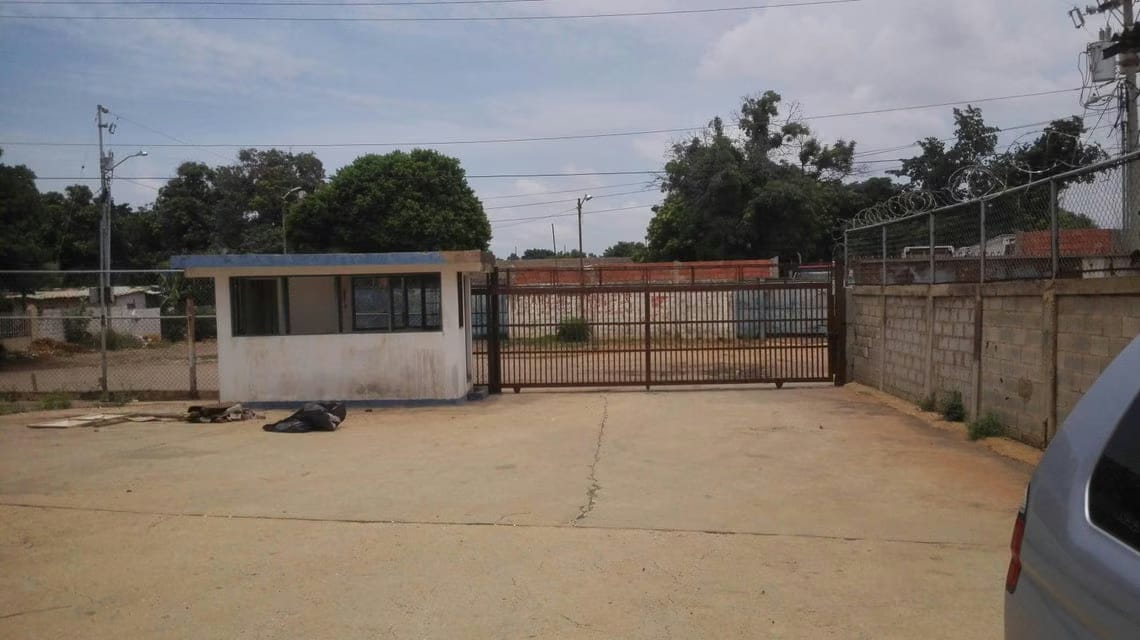 Comercial (Galpon - Deposito) en Venta en Zona Industrial Sur, Zulia - 14