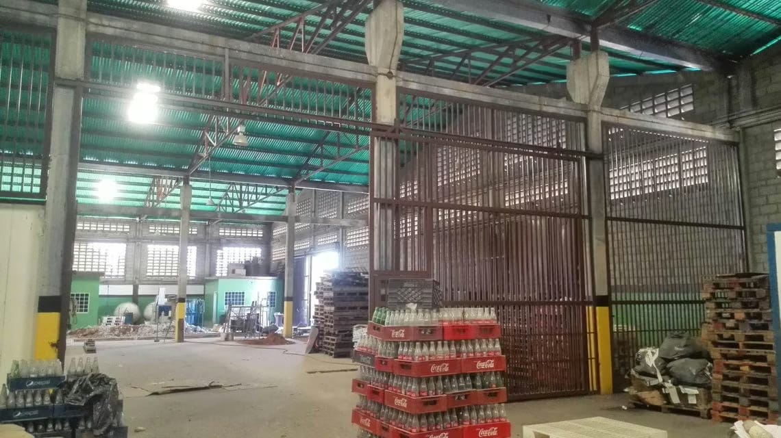 Comercial (Galpon - Deposito) en Venta en Zona Industrial Sur, Zulia - 56