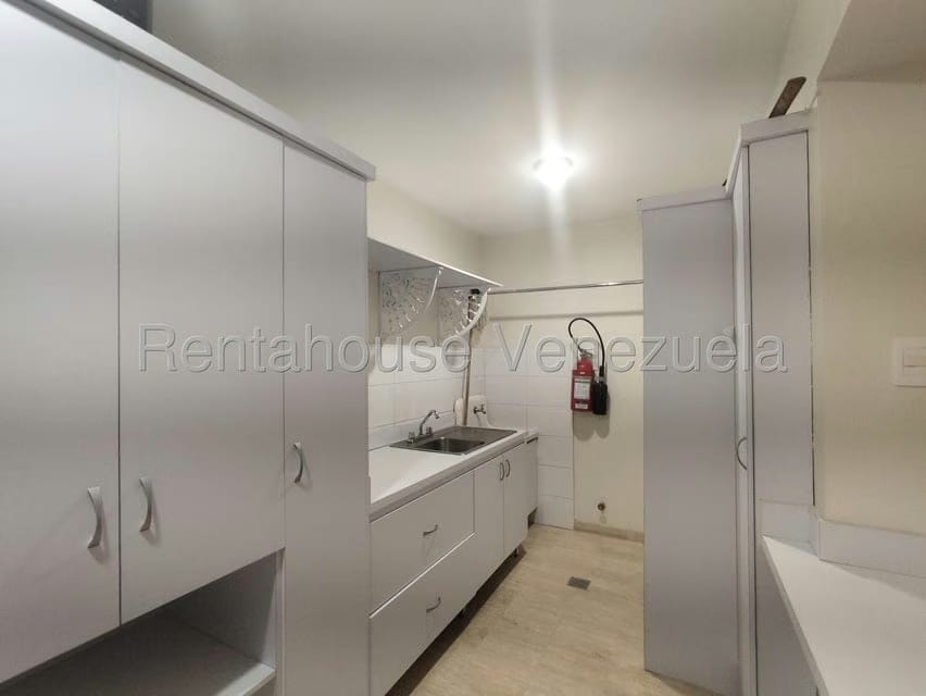 Comercial (Oficina) en Venta en Tierra Negra, Zulia - 102