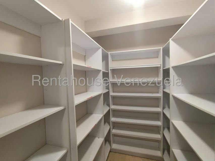 Comercial (Oficina) en Venta en Tierra Negra, Zulia - 110
