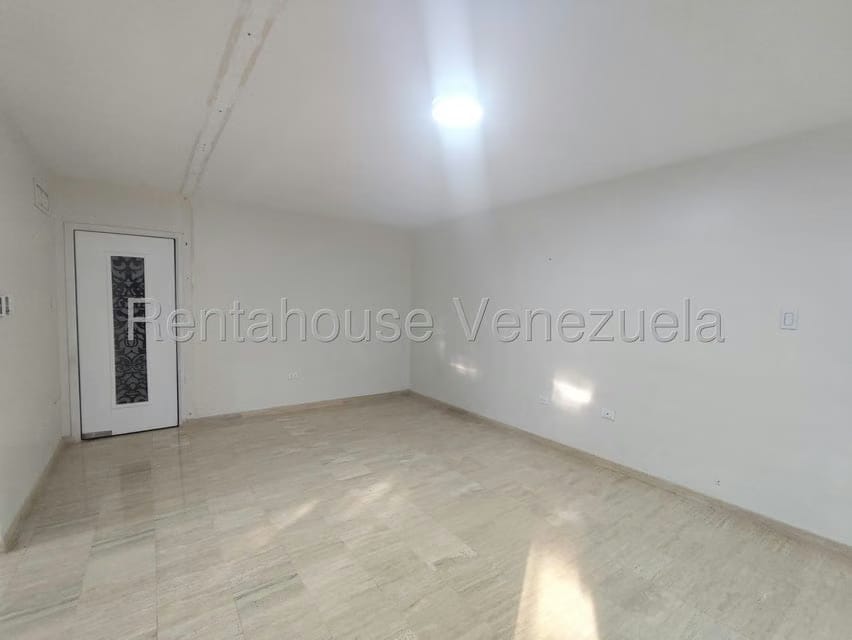 Comercial (Oficina) en Venta en Tierra Negra, Zulia - 128