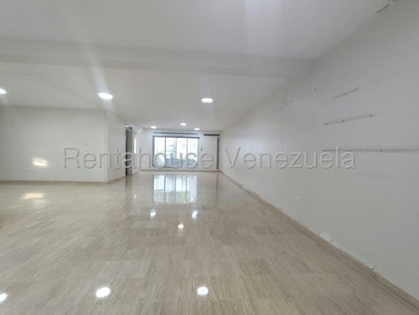 Comercial (Oficina) en Venta en Tierra Negra, Zulia - 129