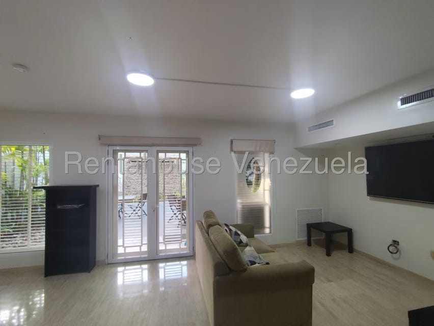 Comercial (Oficina) en Venta en Tierra Negra, Zulia - 130