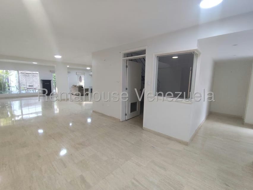Comercial (Oficina) en Venta en Tierra Negra, Zulia - 140