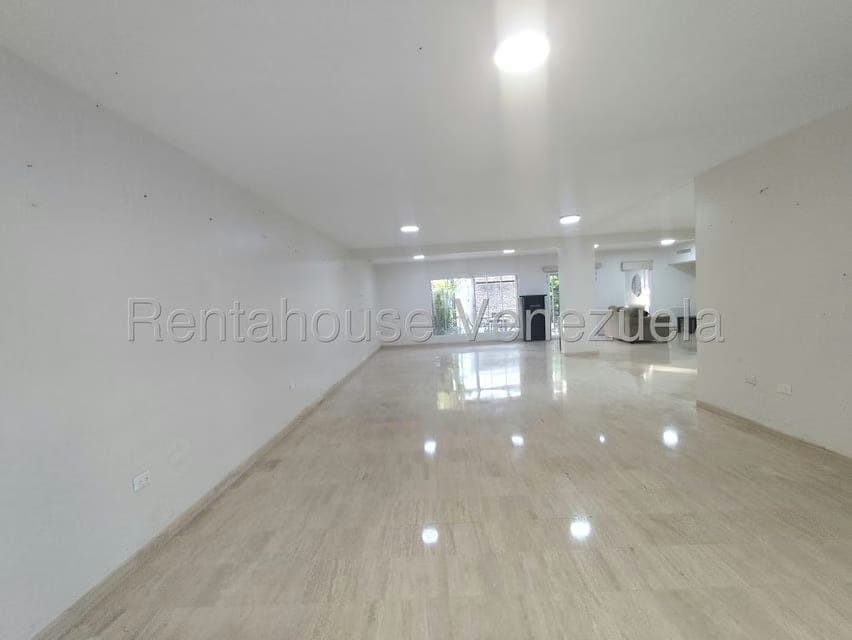 Comercial (Oficina) en Venta en Tierra Negra, Zulia - 141