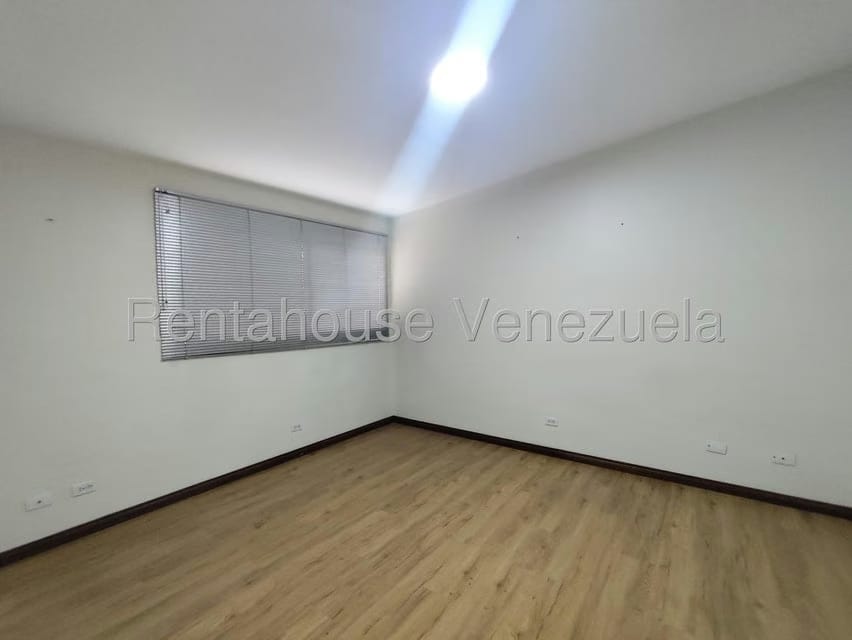 Comercial (Oficina) en Venta en Tierra Negra, Zulia - 36