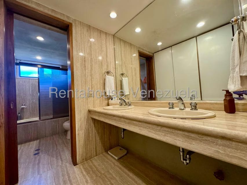 Apartamento (1 Nivel) en Venta en La Lagunita Country Club, Distrito Metropolitano - 17