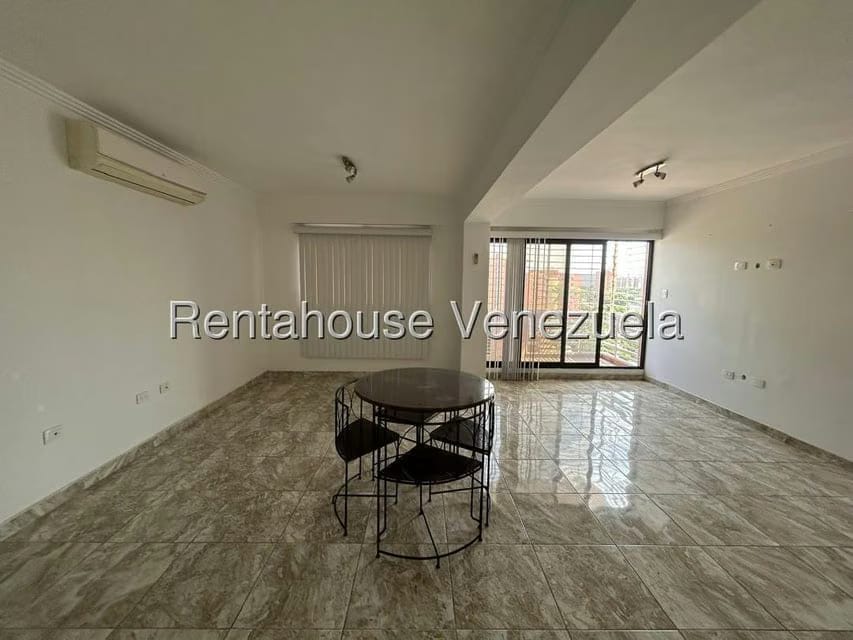 Apartamento (1 Nivel) en Venta en Del Este, Lara - 2