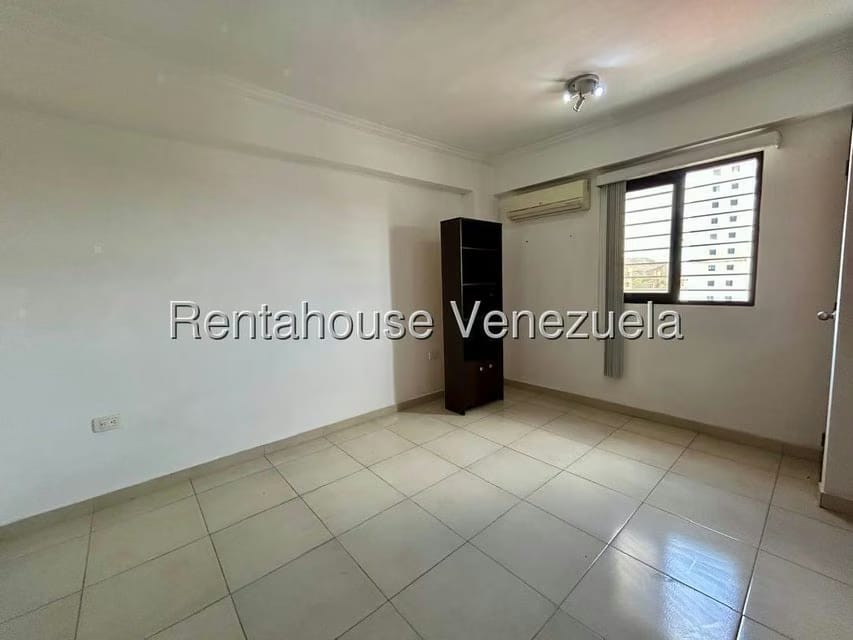 Apartamento (1 Nivel) en Venta en Del Este, Lara - 21