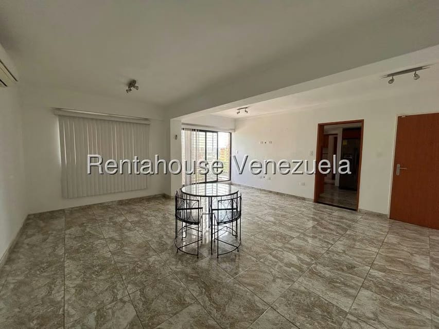 Apartamento (1 Nivel) en Venta en Del Este, Lara - 4