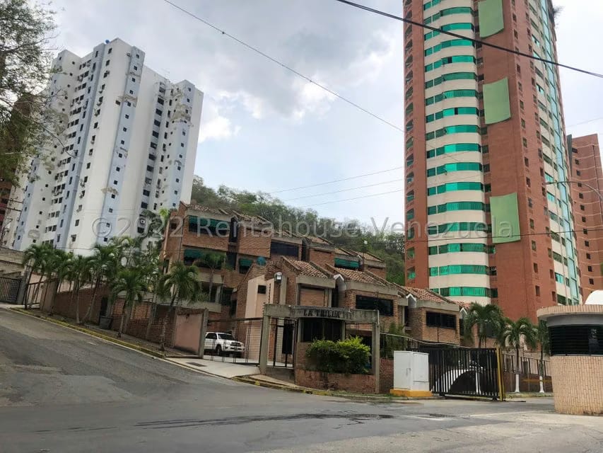 Townhouse (Multiples Niveles) en Venta en Las Chimeneas, Carabobo