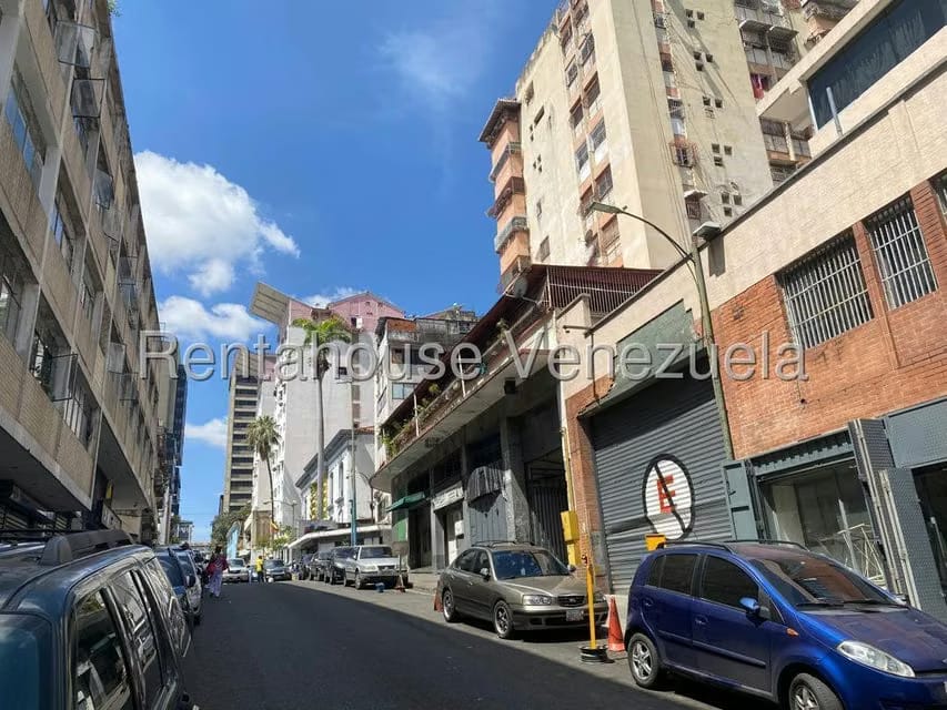 Comercial (Galpon - Deposito) en Venta en Centro, Distrito Metropolitano - 2