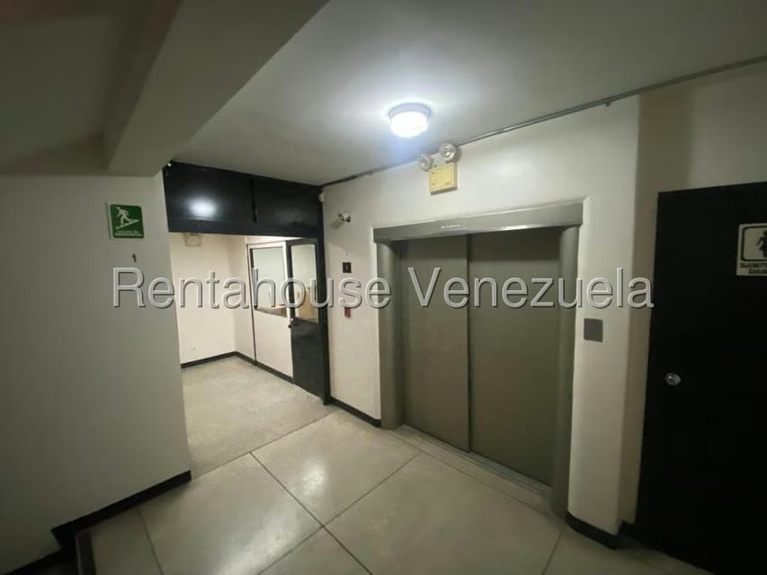 Comercial (Galpon - Deposito) en Venta en Centro, Distrito Metropolitano - 13