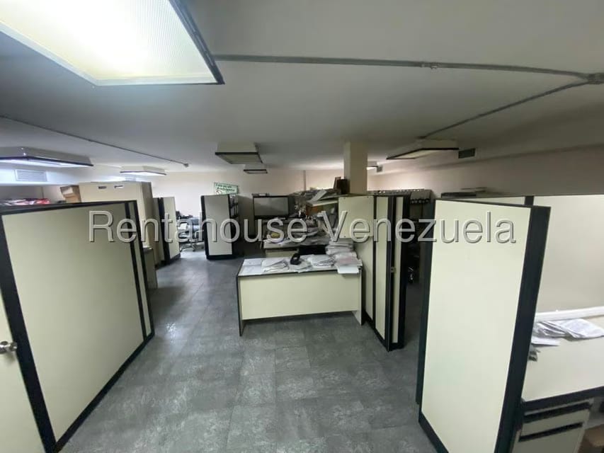 Comercial (Galpon - Deposito) en Venta en Centro, Distrito Metropolitano - 28