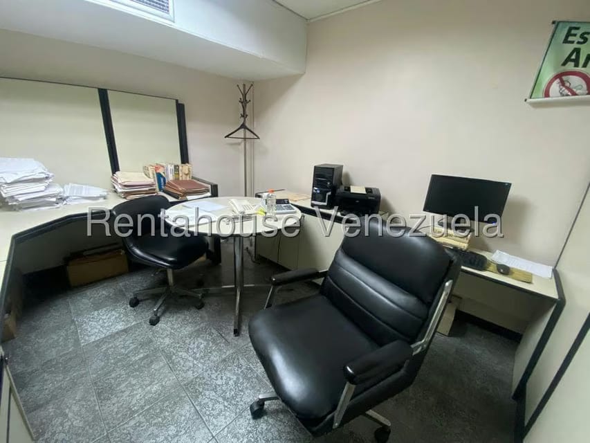 Comercial (Galpon - Deposito) en Venta en Centro, Distrito Metropolitano - 34