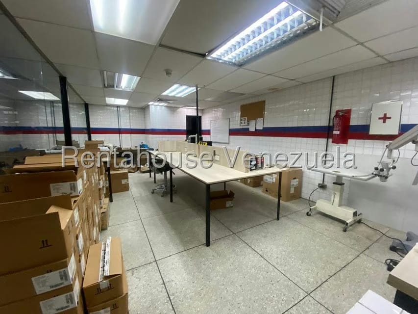 Comercial (Galpon - Deposito) en Venta en Centro, Distrito Metropolitano - 50