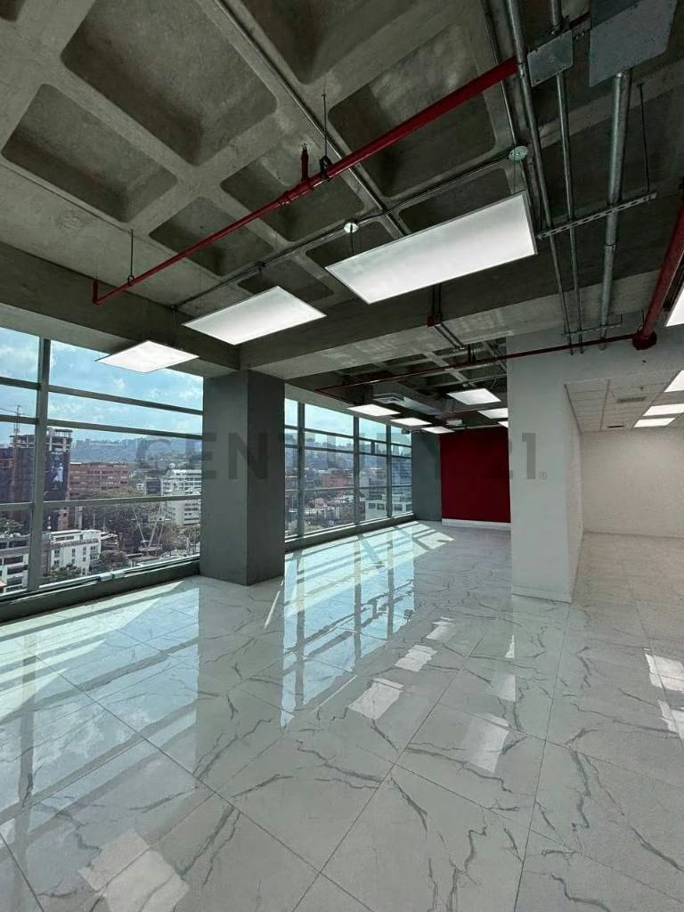 VENTA DE OFICINA DE ALTA GAMA EN LA TORRE LUXOR. LAS MERCEDES, CARACAS. - 3