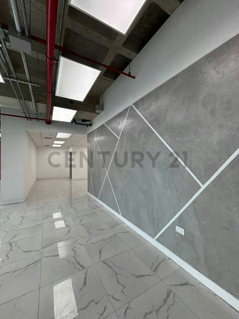 VENTA DE OFICINA DE ALTA GAMA EN LA TORRE LUXOR. LAS MERCEDES, CARACAS. - 4