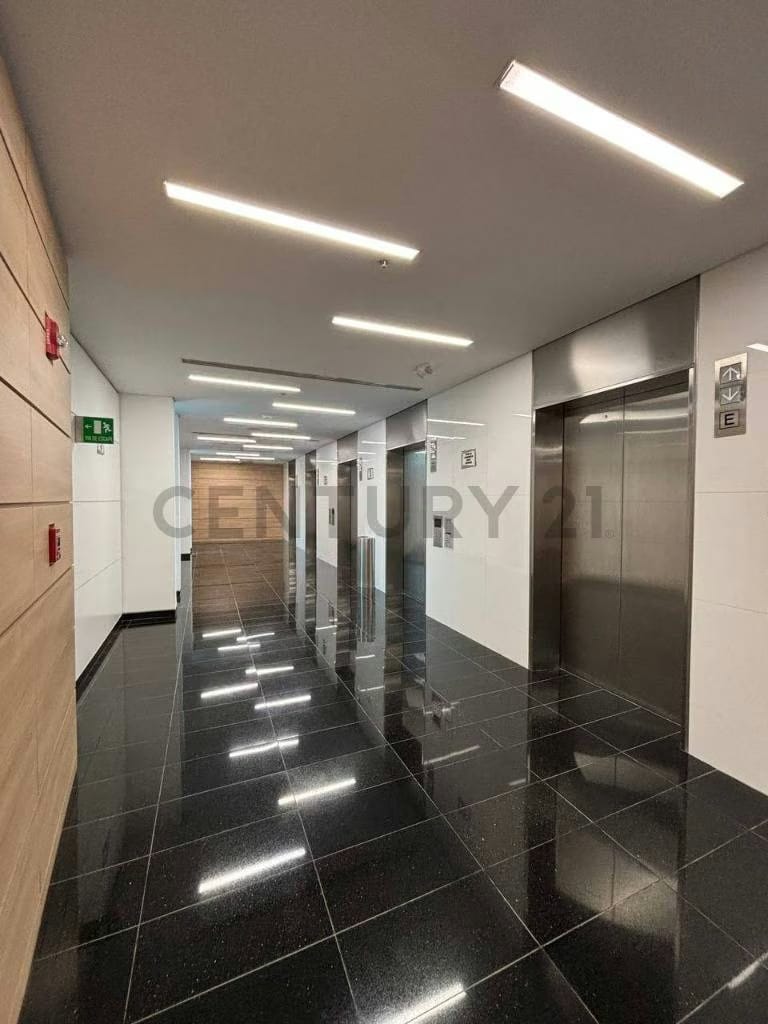 VENTA DE OFICINA DE ALTA GAMA EN LA TORRE LUXOR. LAS MERCEDES, CARACAS. - 8