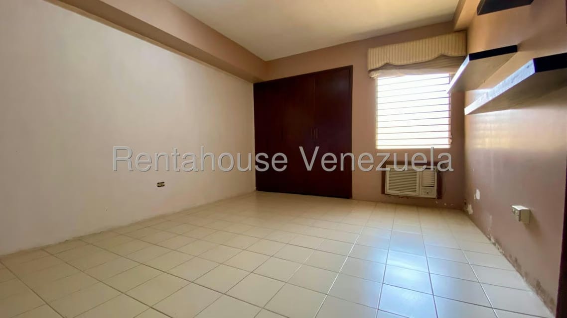 Apartamento (1 Nivel) en Venta en La Lago, Zulia - 16