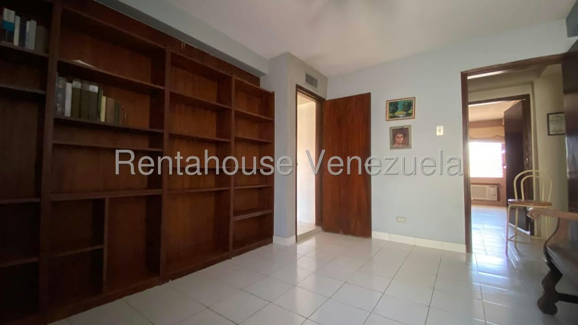 Apartamento (1 Nivel) en Venta en La Lago, Zulia - 17