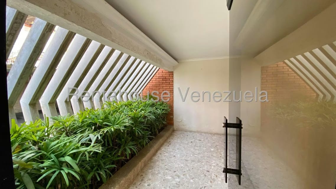 Apartamento (1 Nivel) en Venta en La Lago, Zulia - 3