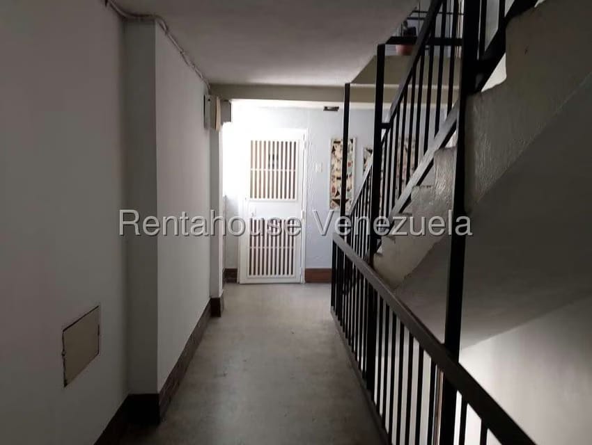 Apartamento (1 Nivel) en Alquiler en Ruiz Pineda, Distrito Metropolitano - 2