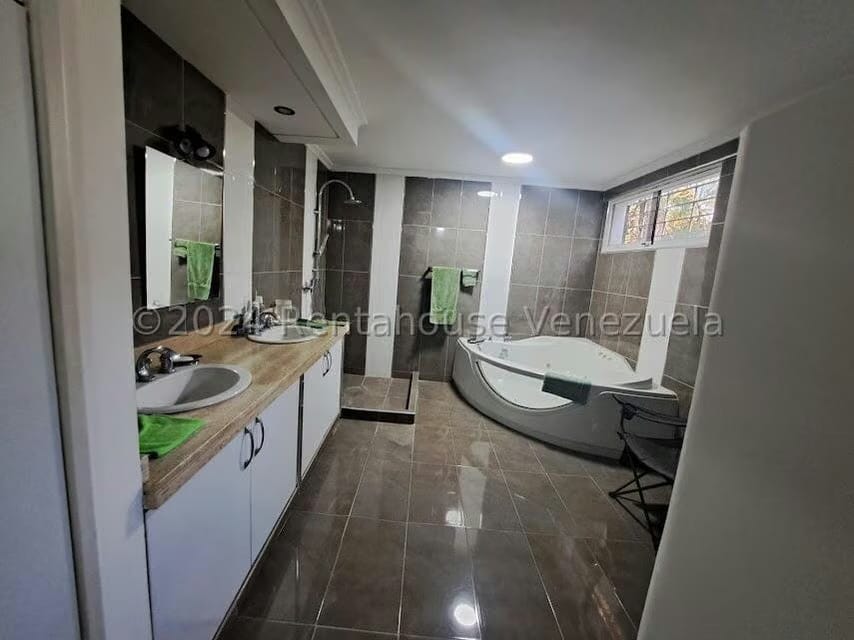 Casa (Duplex) en Venta en Las Mercedes, Carabobo - 14