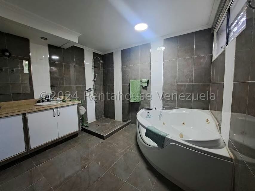 Casa (Duplex) en Venta en Las Mercedes, Carabobo - 15