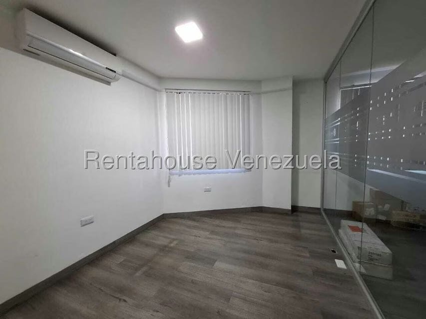 Comercial (Local Comercial) en Alquiler en Parroquia Concepcion, Lara - 3