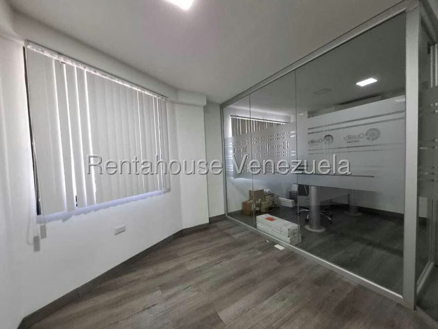Comercial (Local Comercial) en Alquiler en Parroquia Concepcion, Lara - 4