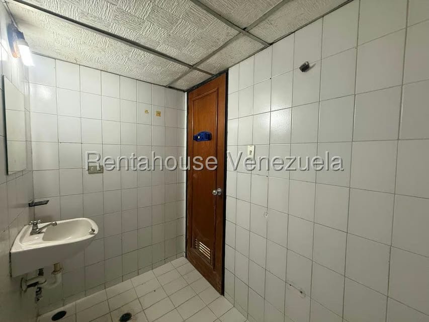 Comercial (Local Comercial) en Alquiler en El Parque, Lara - 12