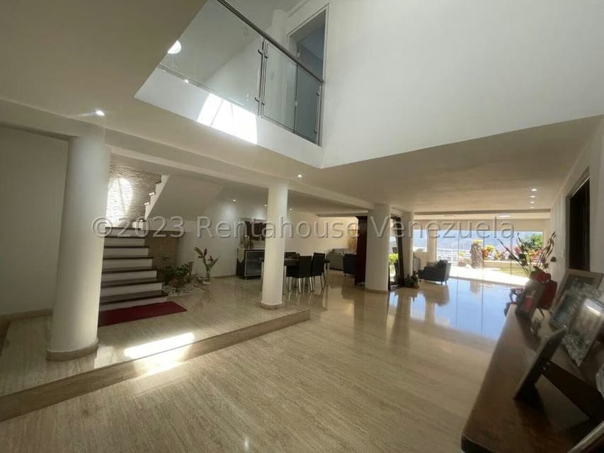 Casa (Duplex) en Venta en Colinas de Bello Monte, Distrito Metropolitano - 16