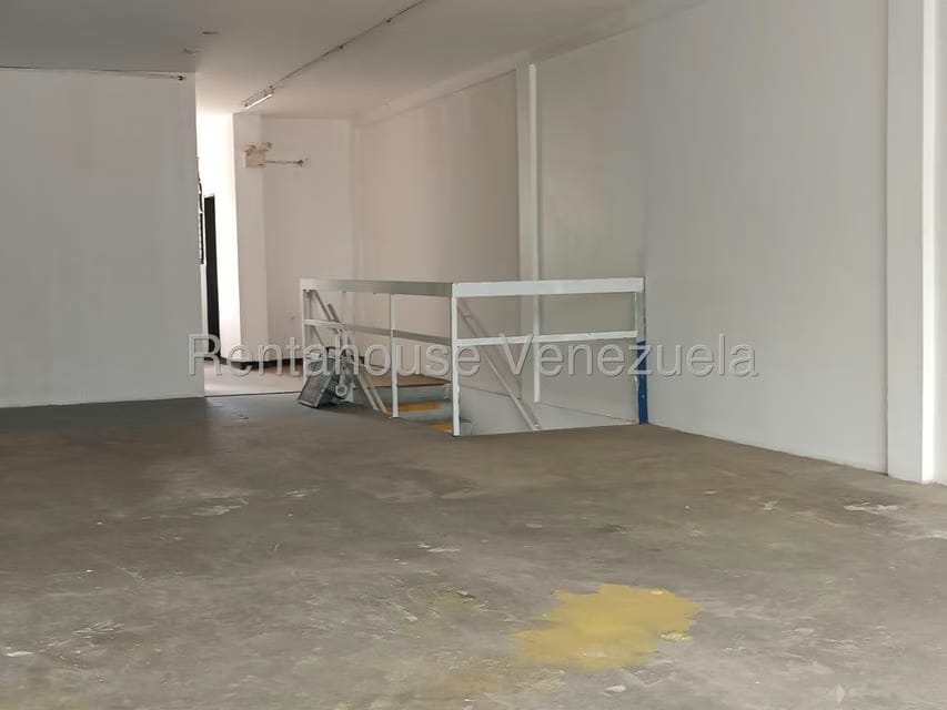 Comercial (Local Comercial) en Alquiler en El Tambor, Miranda - 11