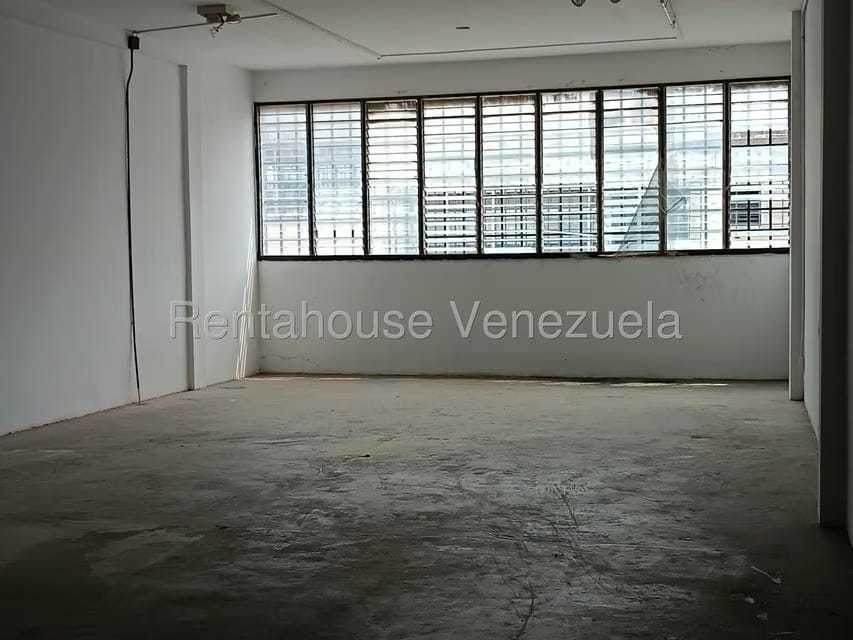 Comercial (Local Comercial) en Alquiler en El Tambor, Miranda - 8