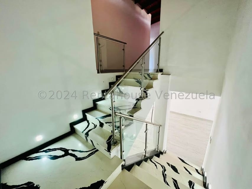 Casa (Duplex) en Venta en Andres Bello, Aragua - 42