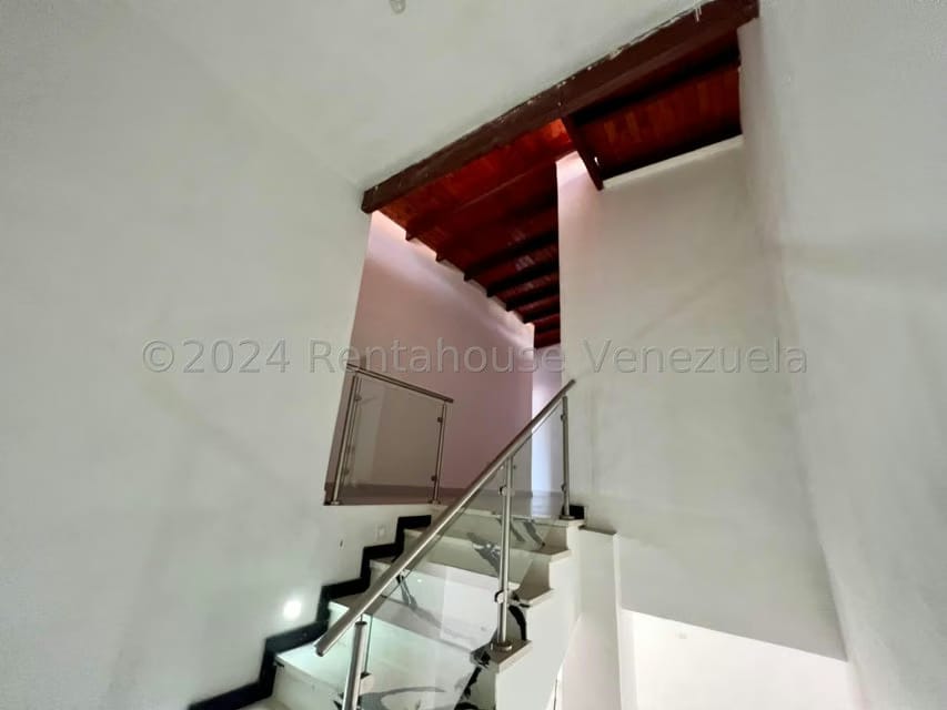 Casa (Duplex) en Venta en Andres Bello, Aragua - 43