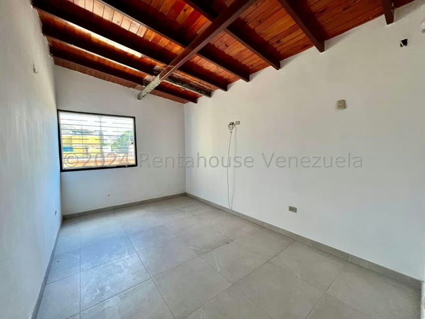 Casa (Duplex) en Venta en Andres Bello, Aragua - 60