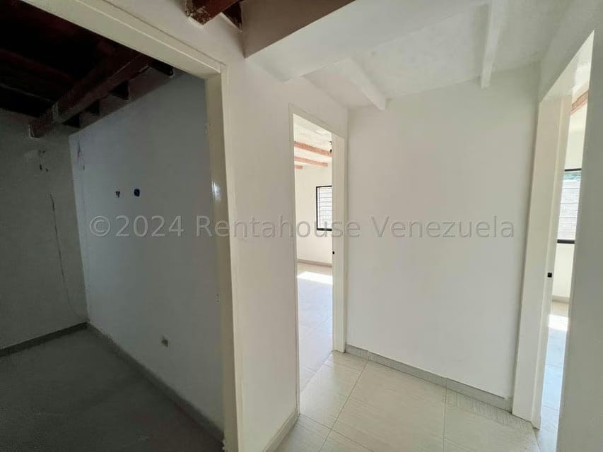 Casa (Duplex) en Venta en Andres Bello, Aragua - 62
