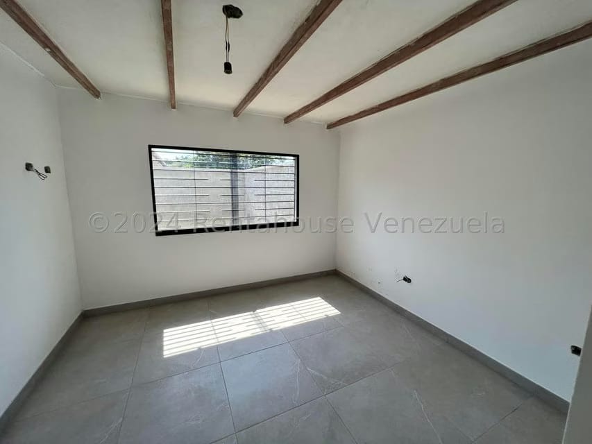 Casa (Duplex) en Venta en Andres Bello, Aragua - 69