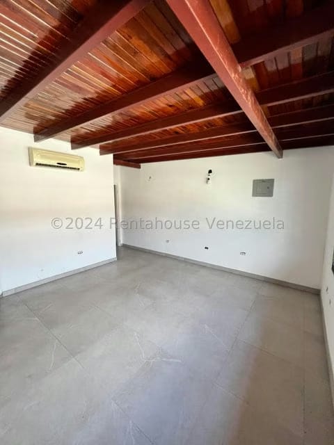 Casa (Duplex) en Venta en Andres Bello, Aragua - 80