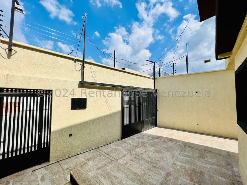 Casa (Duplex) en Venta en Andres Bello, Aragua - 9