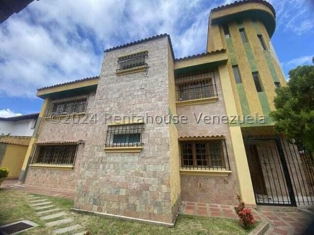 Casa (Multipes Niveles) en Alquiler en Colinas de Los Ruices, Distrito Metropolitano - 3