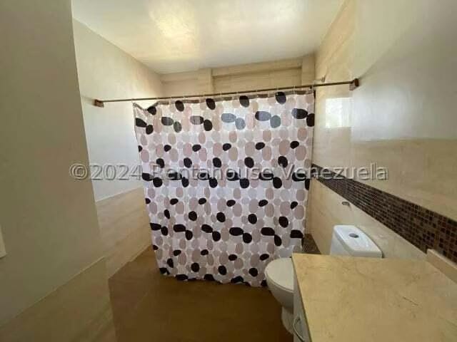 Casa (Multipes Niveles) en Alquiler en Colinas de Los Ruices, Distrito Metropolitano - 33
