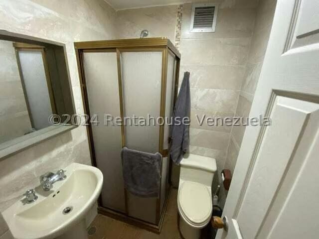 Casa (Multipes Niveles) en Alquiler en Colinas de Los Ruices, Distrito Metropolitano - 43