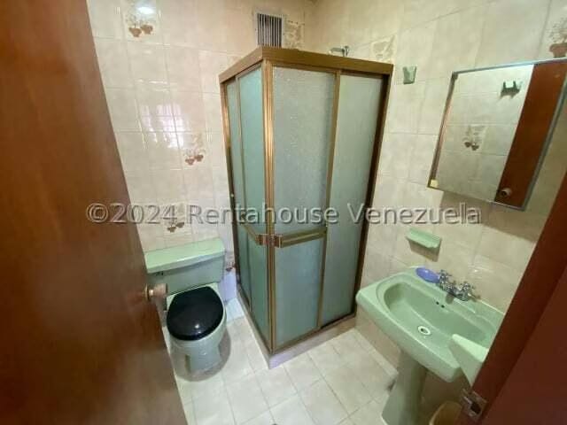 Casa (Multipes Niveles) en Alquiler en Colinas de Los Ruices, Distrito Metropolitano - 51