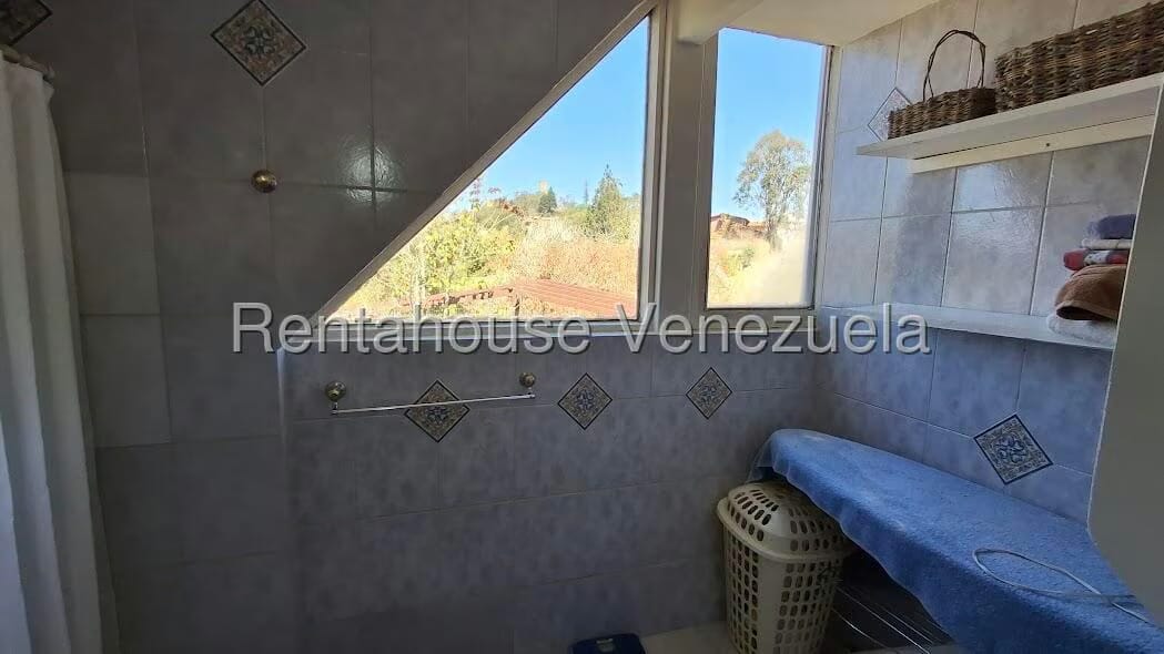 Casa (1 Nivel) en Venta en Altos de la Peña, Miranda - 34