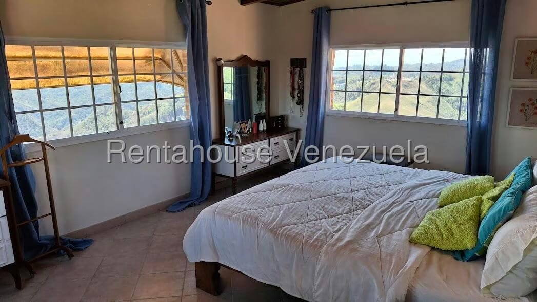 Casa (1 Nivel) en Venta en Altos de la Peña, Miranda - 35