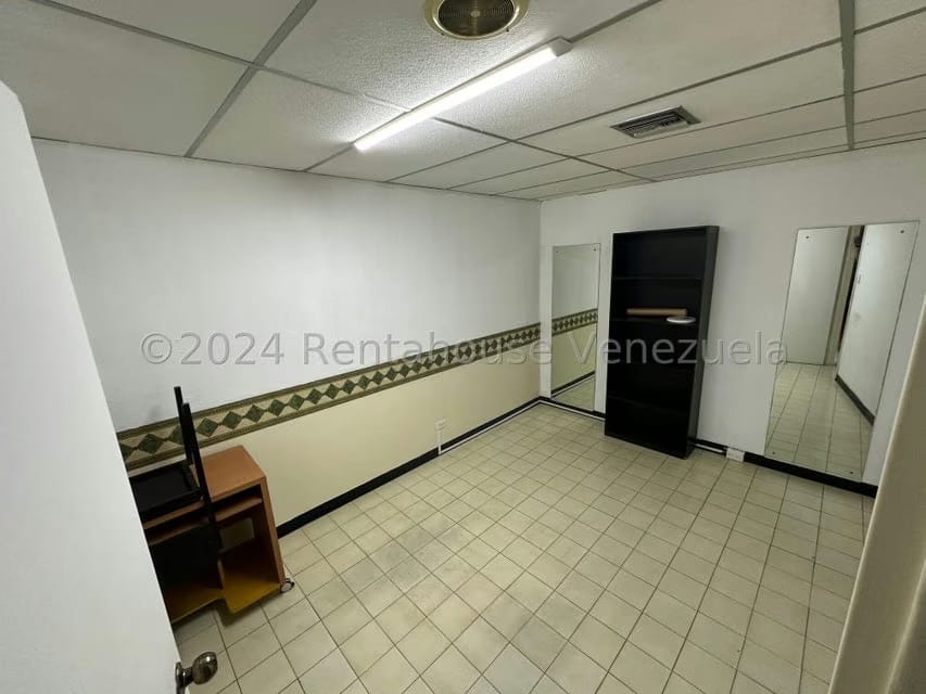 Comercial (Local Comercial) en Alquiler en Montalban III, Distrito Metropolitano - 11