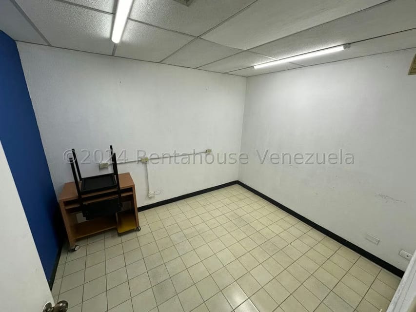 Comercial (Local Comercial) en Alquiler en Montalban III, Distrito Metropolitano - 10